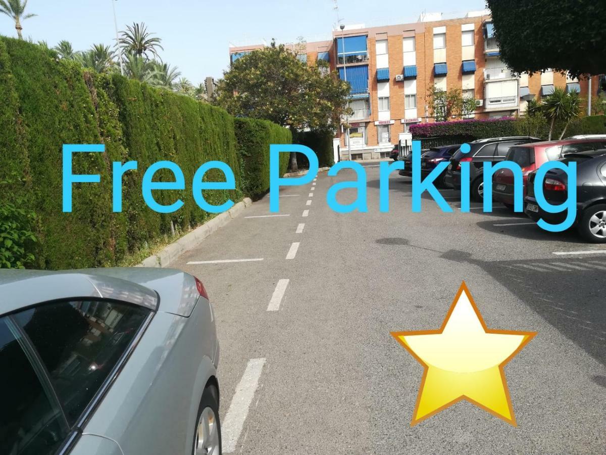 Playa Y Pueblo Con 2 Parkings